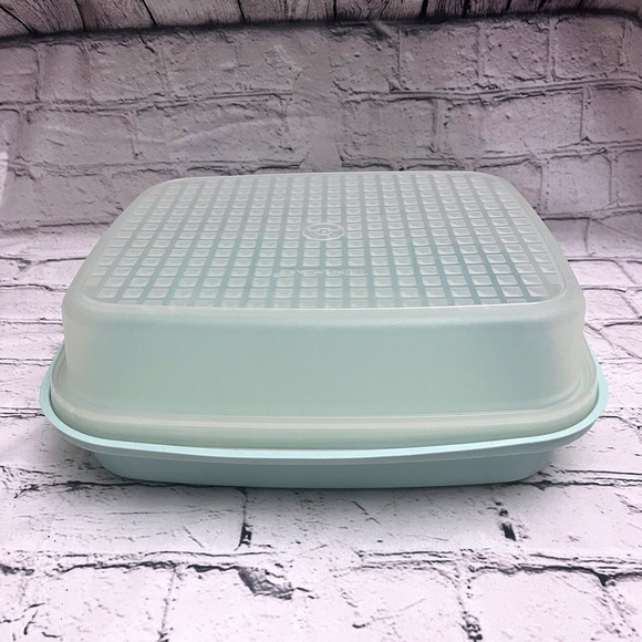 Vintage Tupperware Marinade‎ Container 1295 Mint Green Season N Serve EUC - Picture 1 of 7